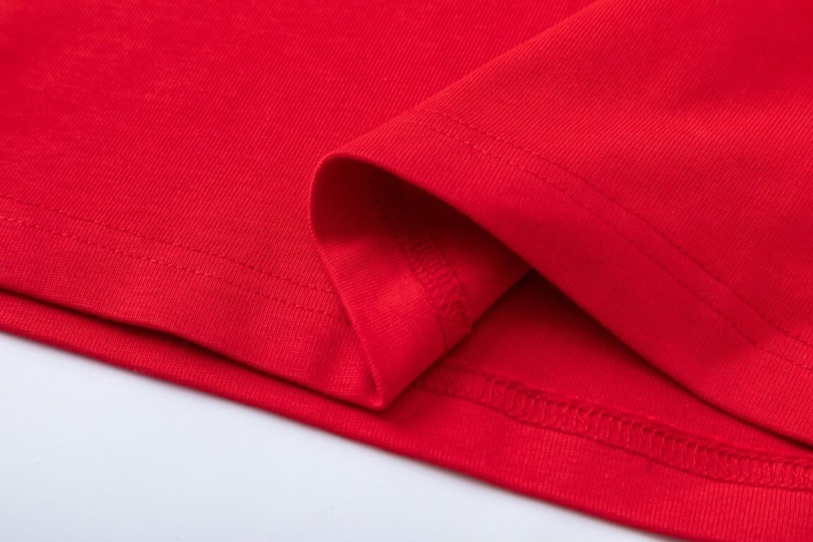 Relaxed Fit Tee